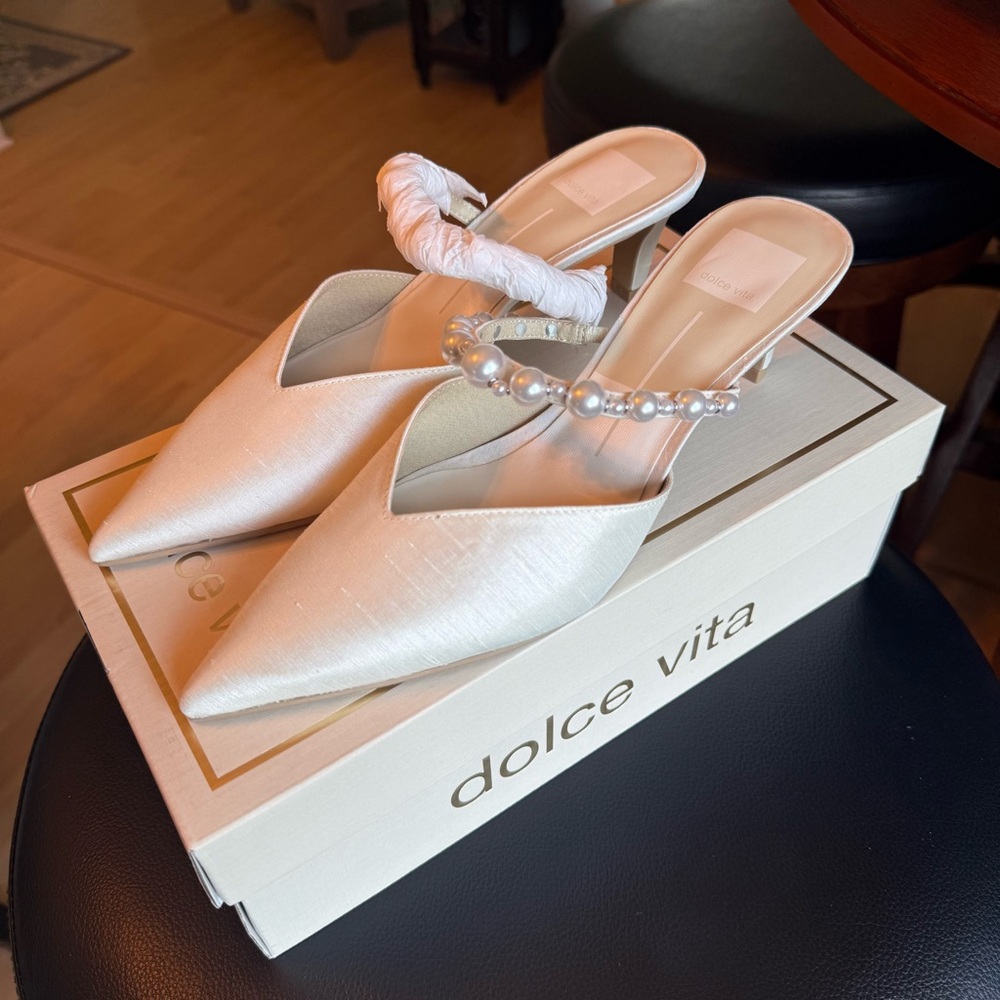 Dolce Vita Kanika Pearl Heels